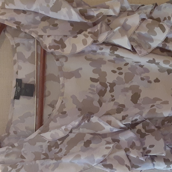 AnnTaylor Loft size small petite silky polyester ruffle sleeve top - Picture 5 of 8